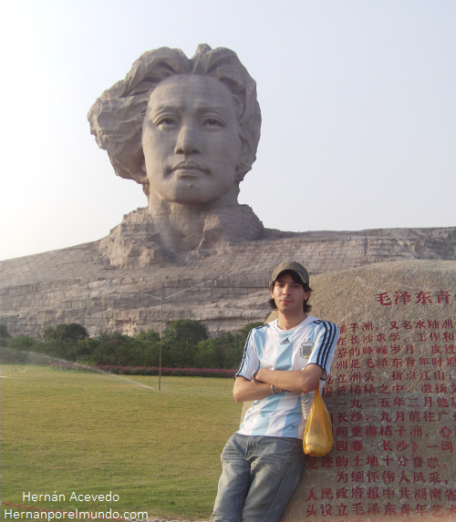 En Changsha las estatuas de Mao pululan